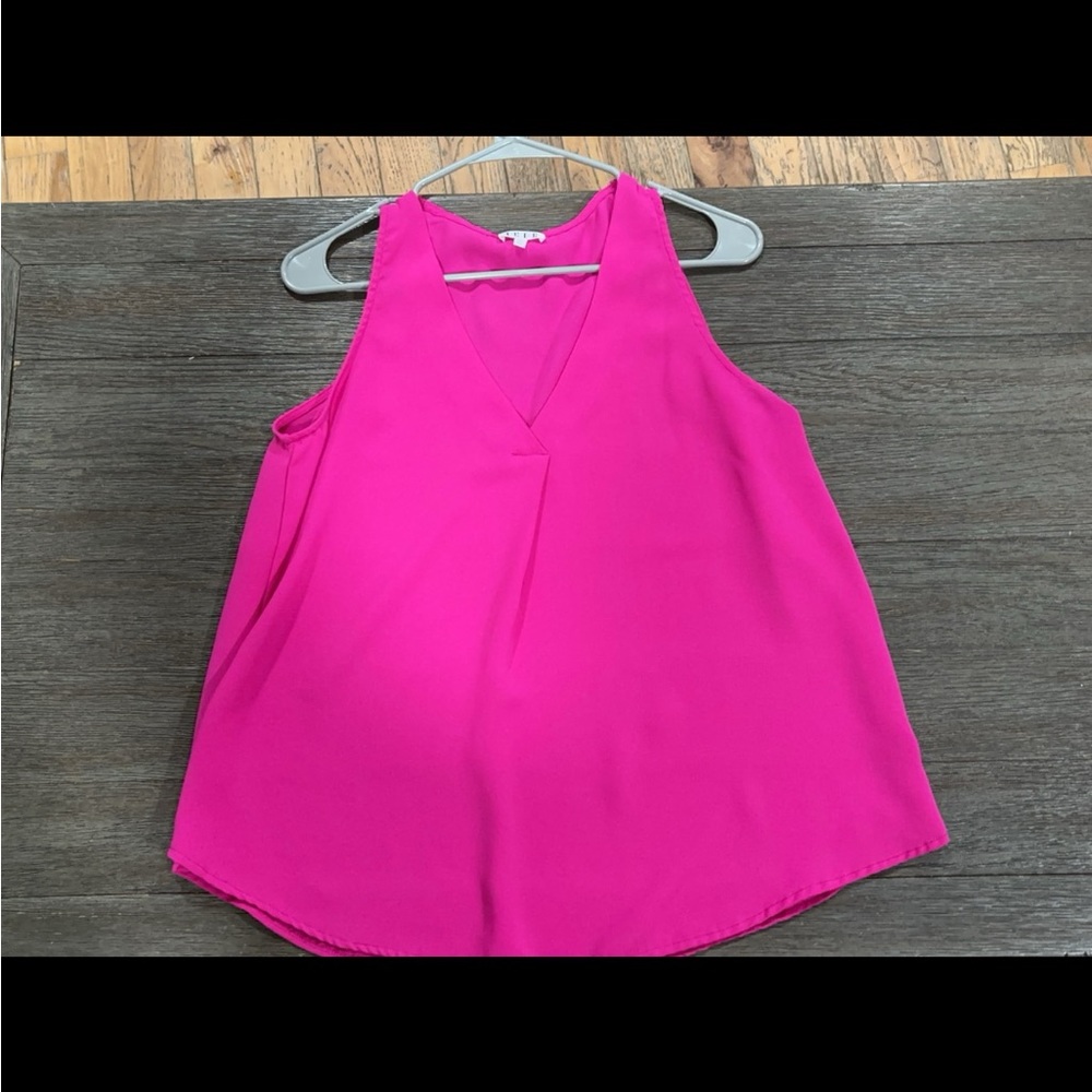 Size Medium - Brand TCEC - EUC - Such a fun top!